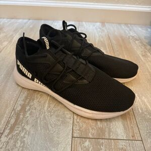 PUMA Black and White Athletic Sneakers (womens. 10)